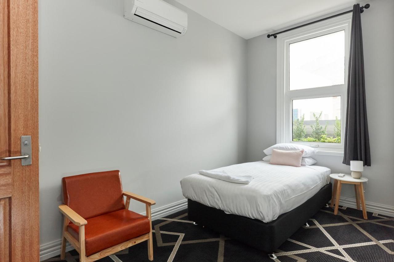 Sports Garden Hotel ลอนเชสตัน ภายนอก รูปภาพ